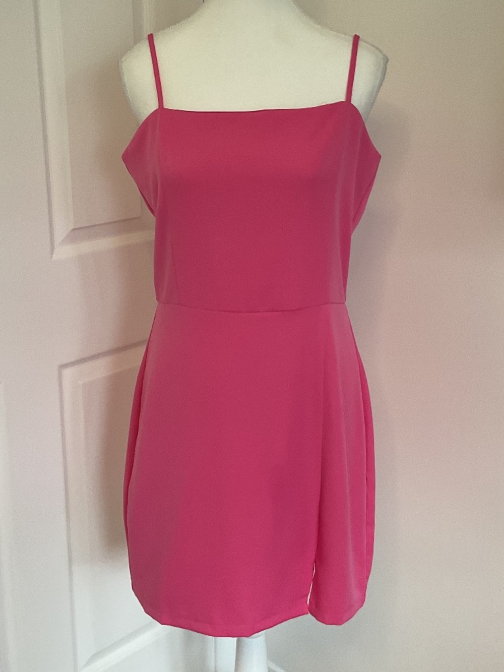 ⭐️Strut & Bolt Fuschia Spaghetti Strap Dress - size L